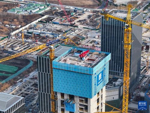 南京 空中造樓機賦能智慧建造，開啟綠色施工新篇章